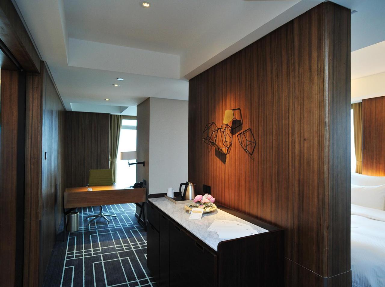 Chongqing The Lotus Hotel Экстерьер фото