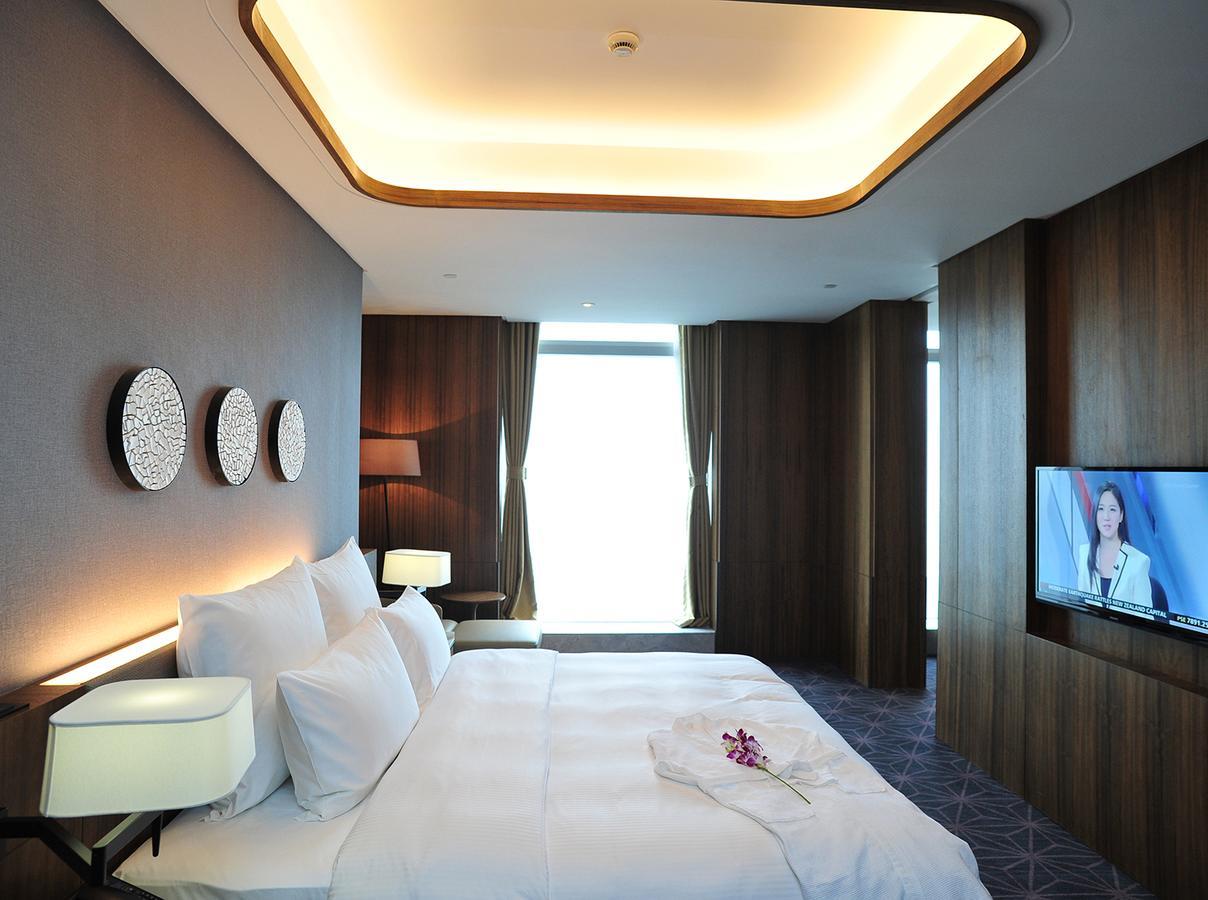 Chongqing The Lotus Hotel Экстерьер фото